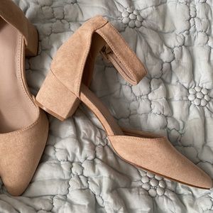 Faux suede pointy toe shoe